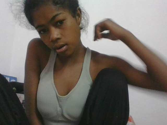 Phaniah1a live cam on BongaCams