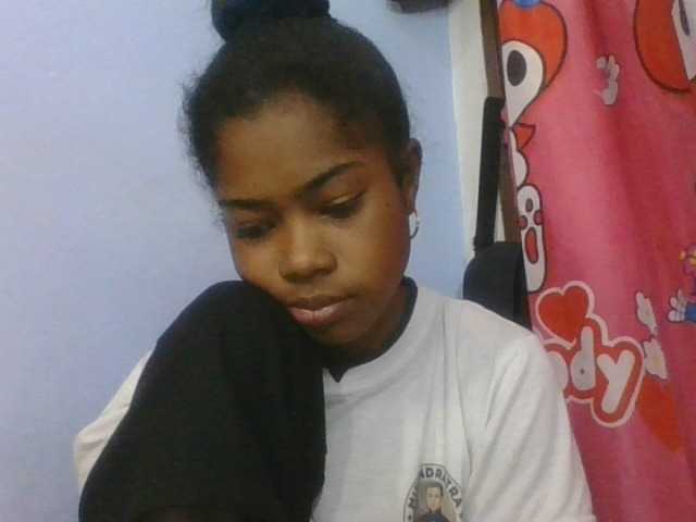 Phaniah1a live cam on BongaCams