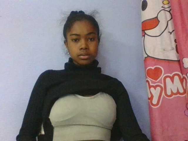 Phaniah1a live cam on BongaCams