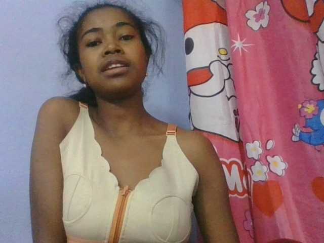 Phaniah1a live cam on BongaCams