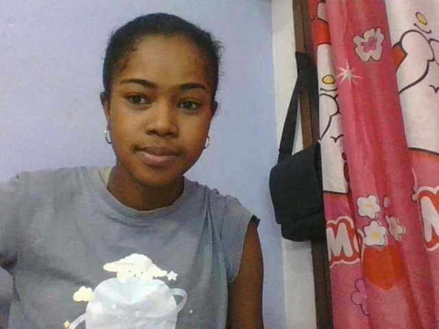 Phaniah1a live cam on BongaCams