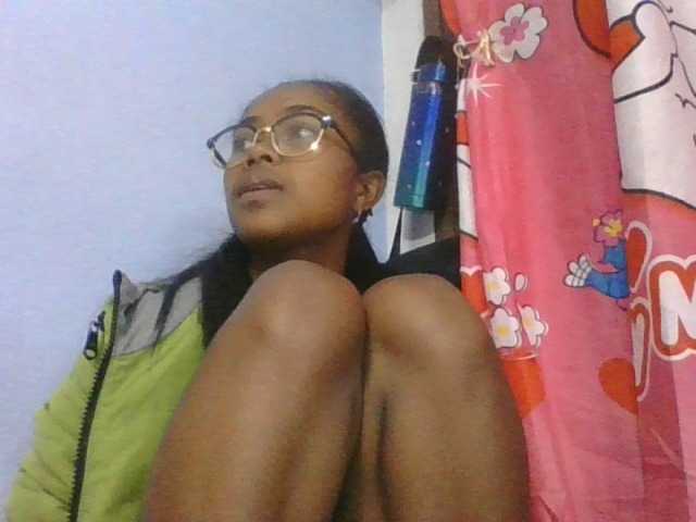 Phaniah1a live cam on BongaCams