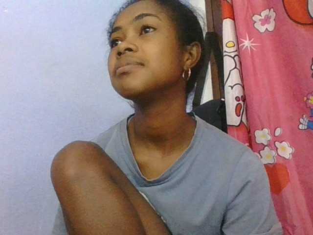 Phaniah1a live cam on BongaCams