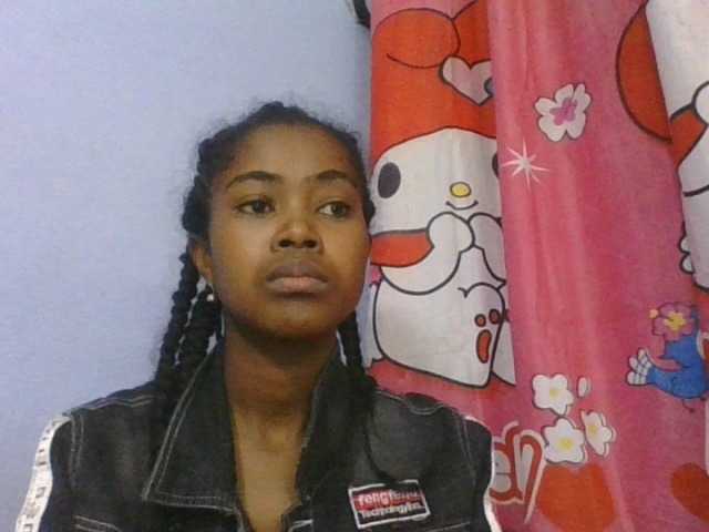 Phaniah1a live cam on BongaCams