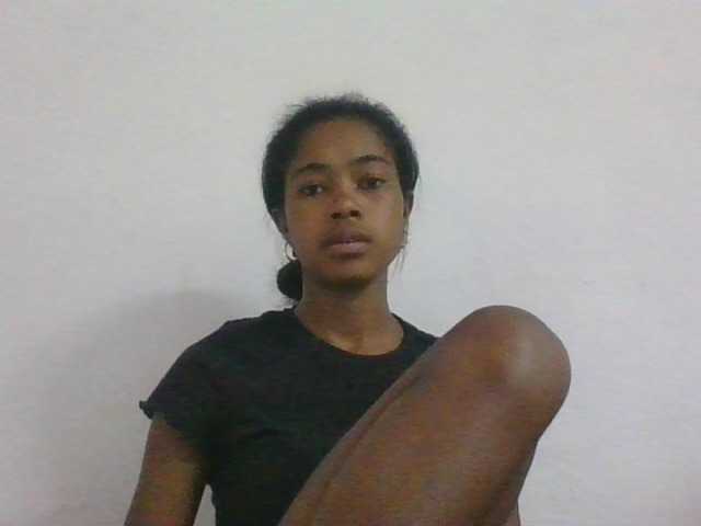Phaniah1a live cam on BongaCams