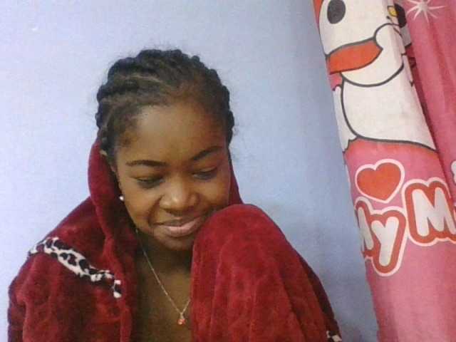 Phaniah1a live cam on BongaCams
