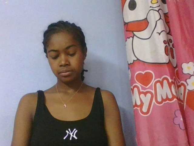 Phaniah1a live cam on BongaCams