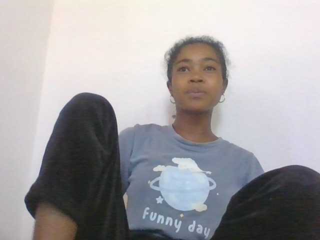 Phaniah1a live cam on BongaCams