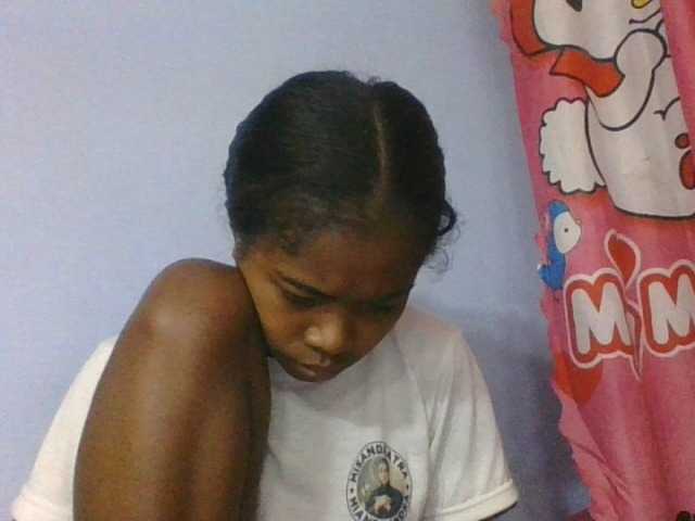 Phaniah1a live cam on BongaCams