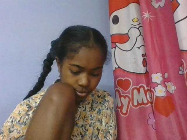 Phaniah1a live cam on BongaCams