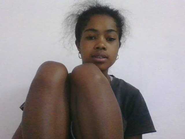 Phaniah1a live cam on BongaCams