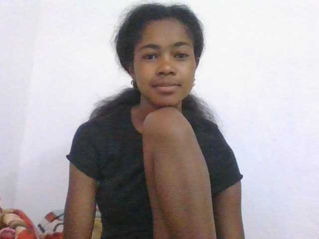 Phaniah1a live cam on BongaCams