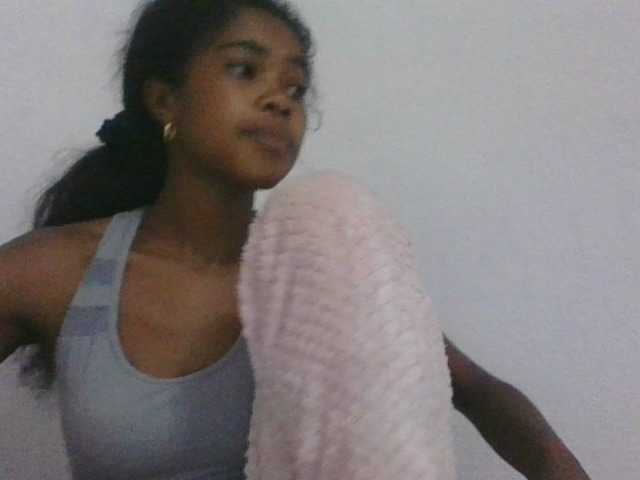 Phaniah1a live cam on BongaCams