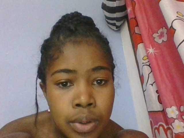 Phaniah1a live cam on BongaCams