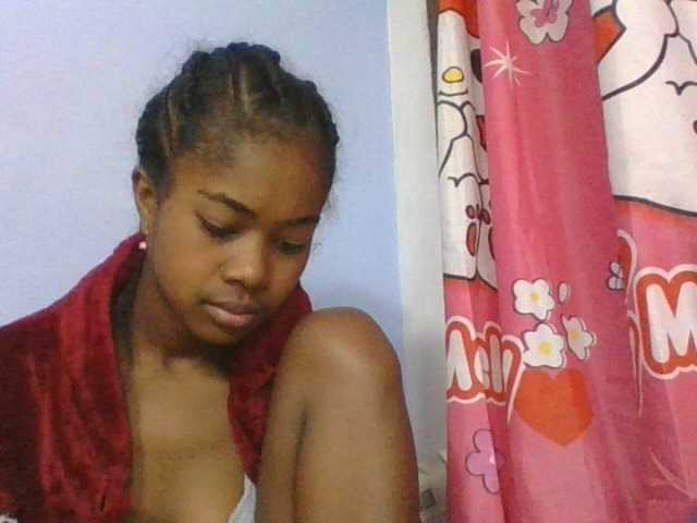 Phaniah1a live cam on BongaCams