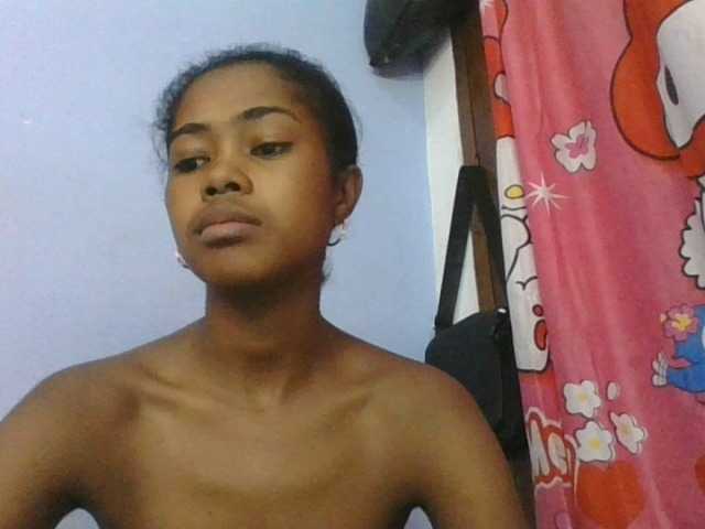 Phaniah1a live cam on BongaCams