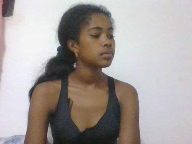 Phaniah1a live cam on BongaCams