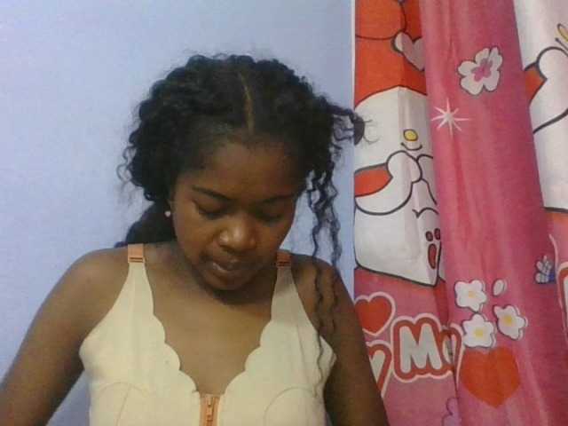 Phaniah1a live cam on BongaCams