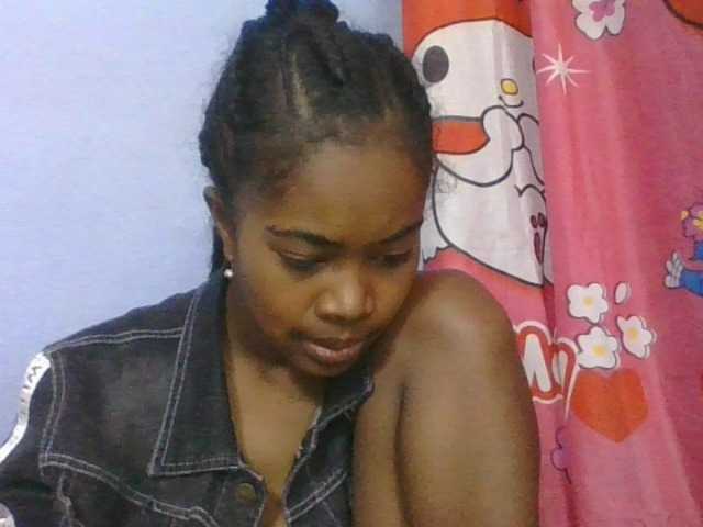 Phaniah1a live cam on BongaCams