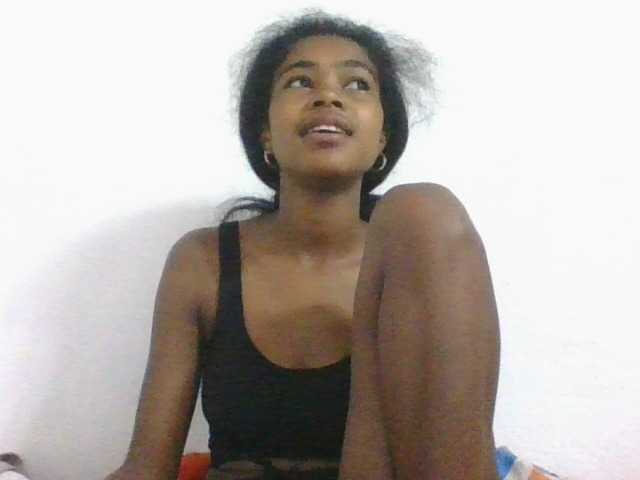 Phaniah1a live cam on BongaCams