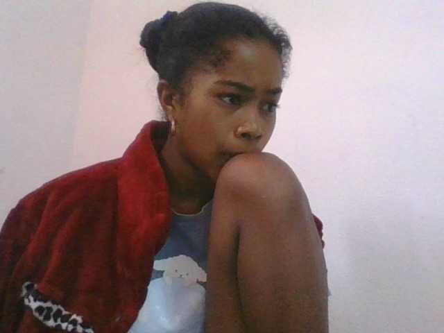 Phaniah1a live cam on BongaCams
