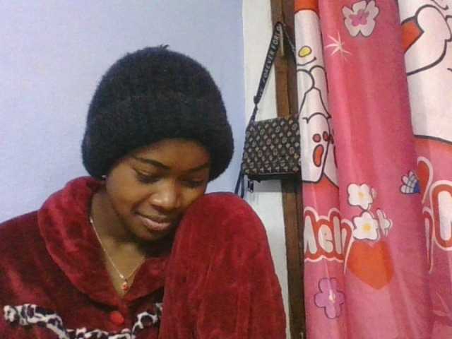 Phaniah1a live cam on BongaCams
