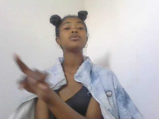 Phaniah1a live cam on BongaCams