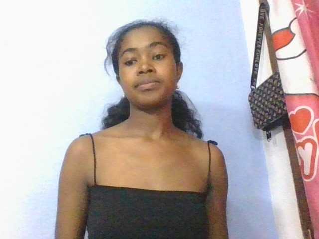 Phaniah1a live cam on BongaCams