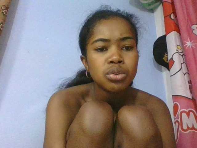 Phaniah1a live cam on BongaCams