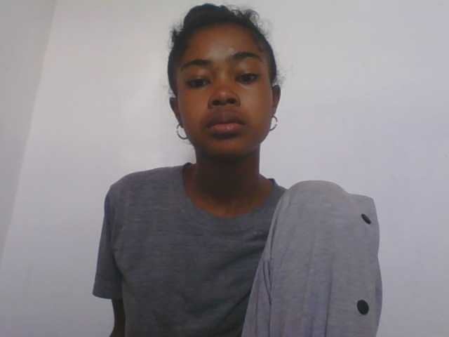 Phaniah1a, live now on BongaCams