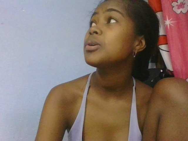 Phaniah1a live cam on BongaCams