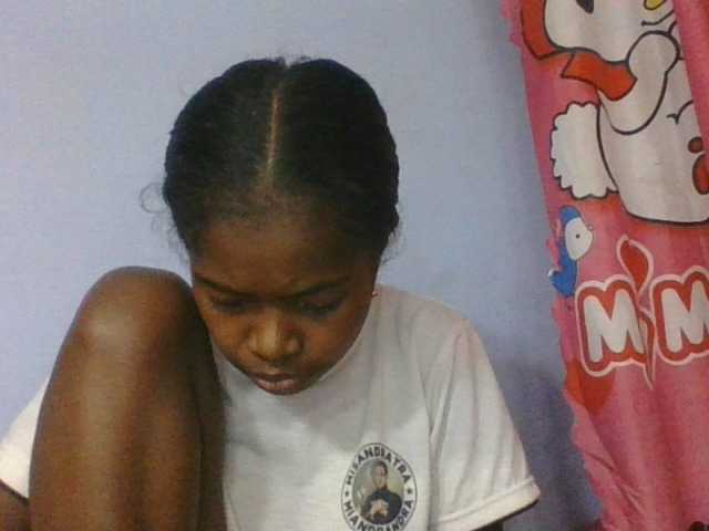 Phaniah1a live cam on BongaCams