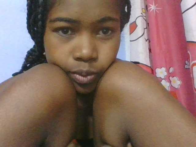Phaniah1a live cam on BongaCams