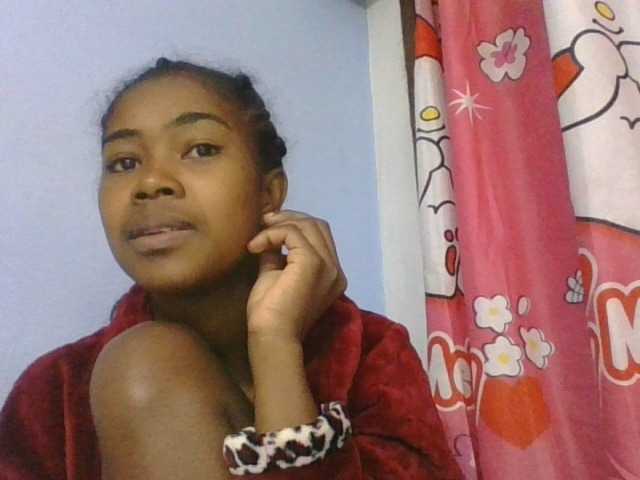 Phaniah1a live cam on BongaCams