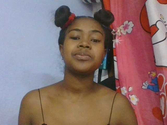 Phaniah1a live cam on BongaCams