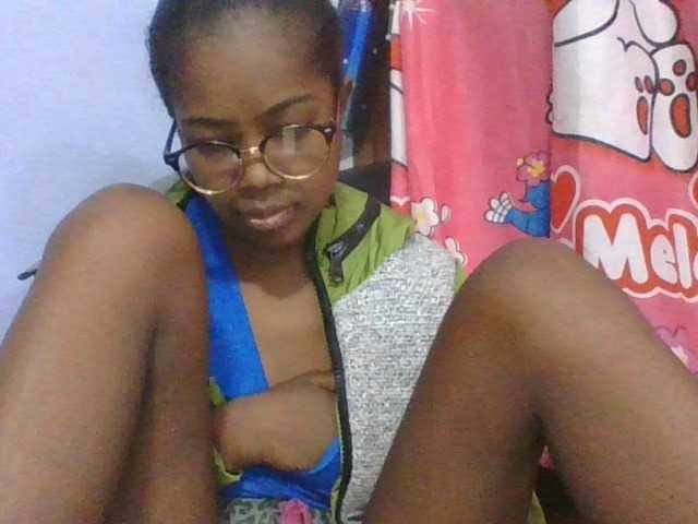 Phaniah1a live cam on BongaCams