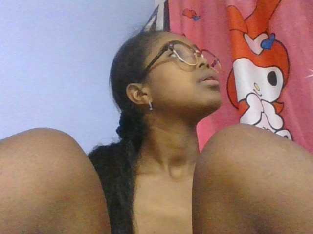 Phaniah1a live cam on BongaCams