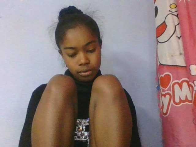 Phaniah1a live cam on BongaCams