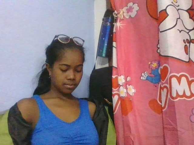Phaniah1a live cam on BongaCams