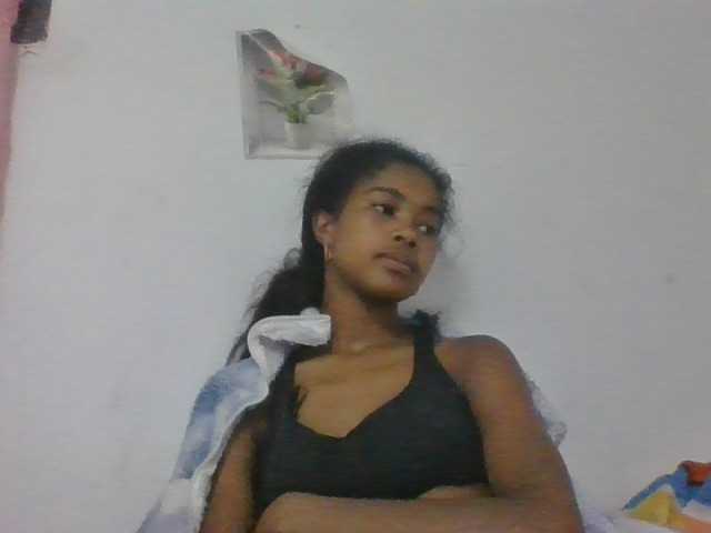 Phaniah1a live cam on BongaCams