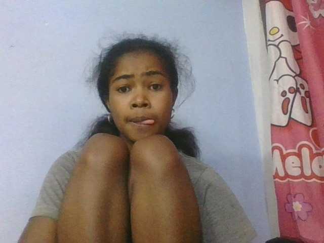 Phaniah1a live cam on BongaCams