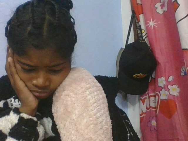 Phaniah1a live cam on BongaCams