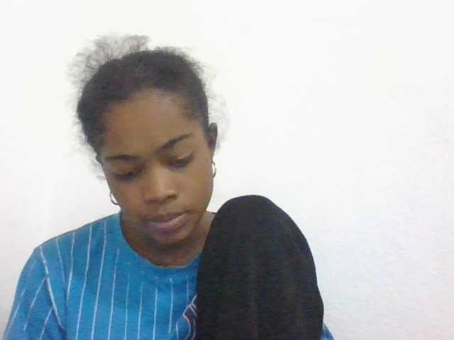 Phaniah1a live cam on BongaCams