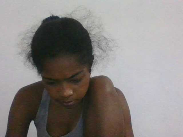 Phaniah1a live cam on BongaCams