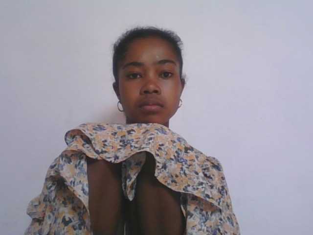 Phaniah1a live cam on BongaCams