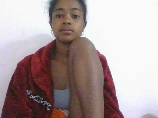 Phaniah1a live cam on BongaCams
