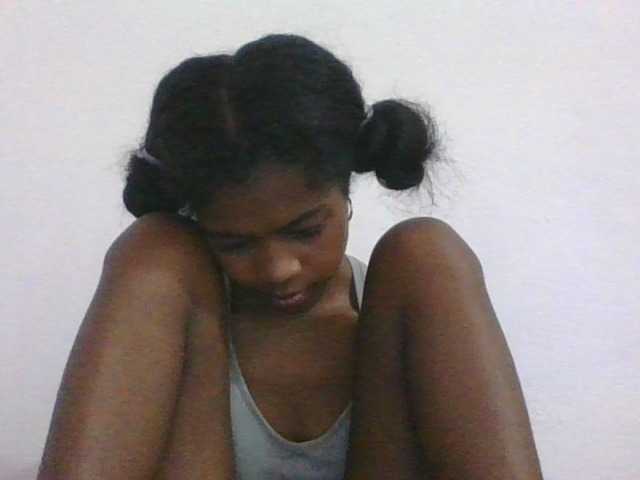 Phaniah1a live cam on BongaCams