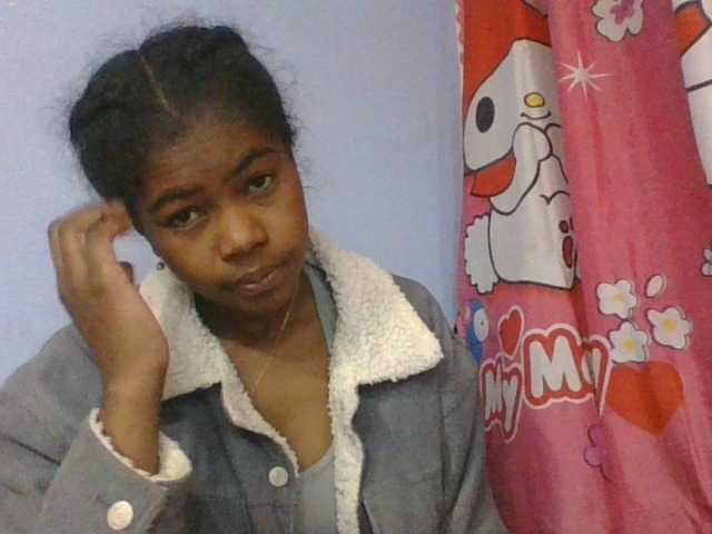 Phaniah1a live cam on BongaCams