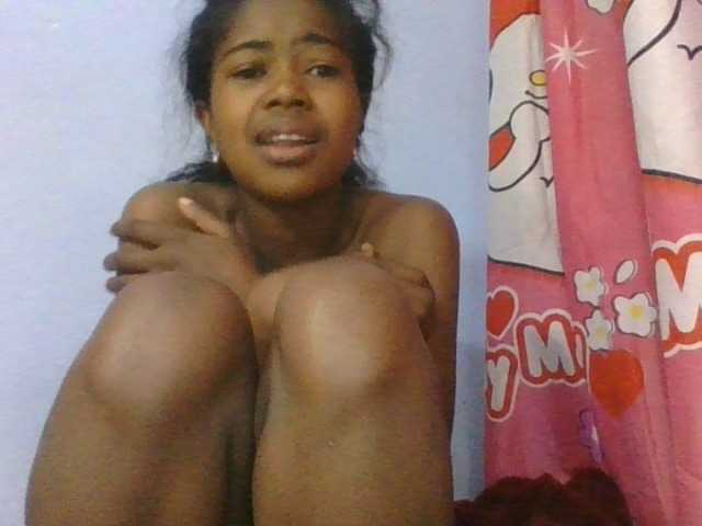 Phaniah1a live cam on BongaCams