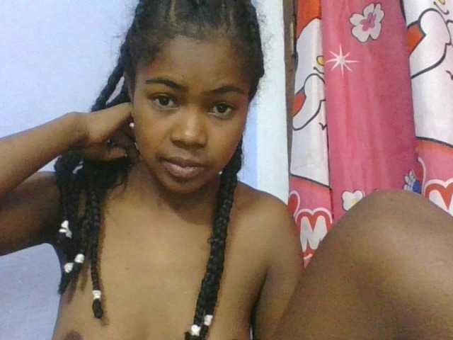 Phaniah1a live cam on BongaCams